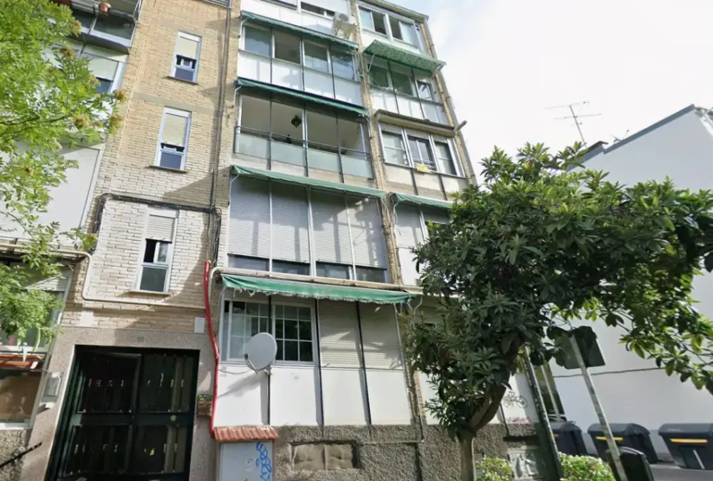 CL Badalona, nº 90 90 Pl:05 Pt:DR 0000 28034 Madrid 