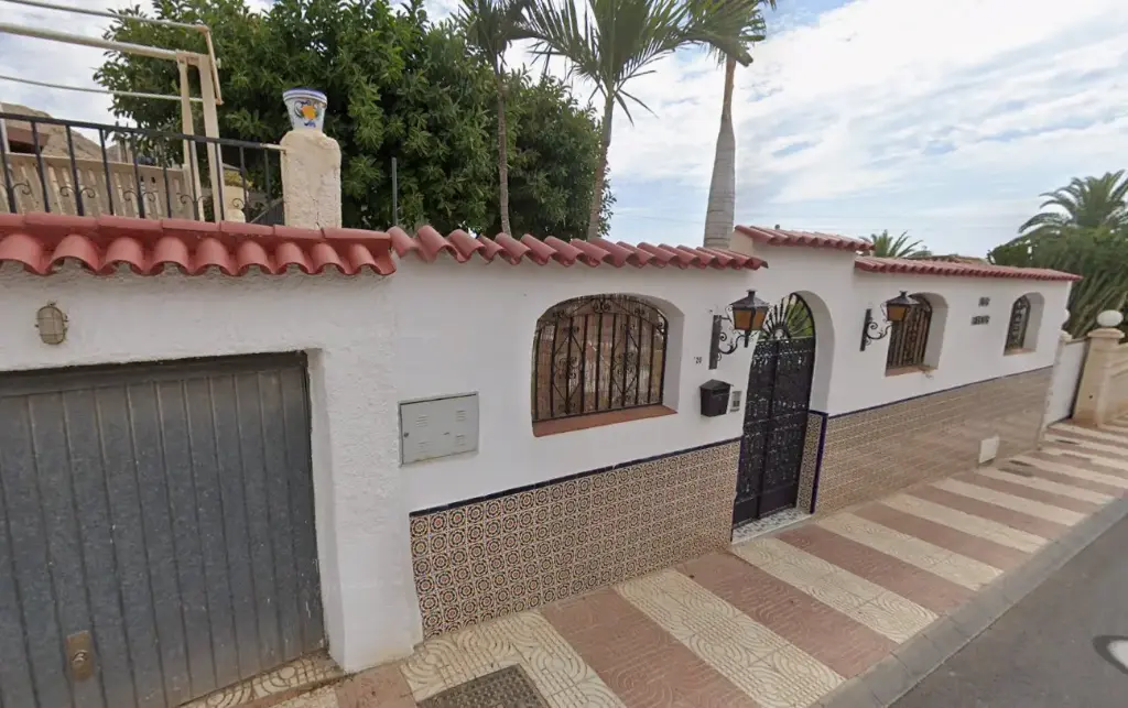 Venta de casa baja en CL Texas, 20 Roquetas de Mar 04720 Almería 