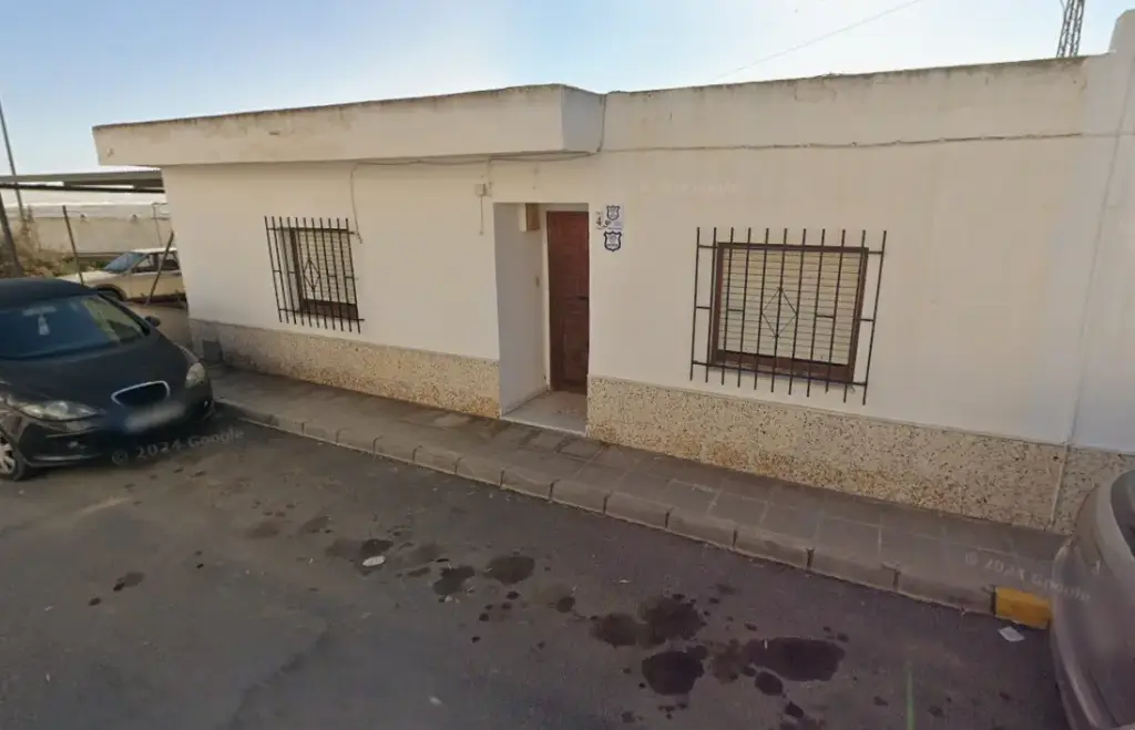 Venta de casa baja en cesión de remate situada en CL Teruel, 4 Níjar 04110 Almería