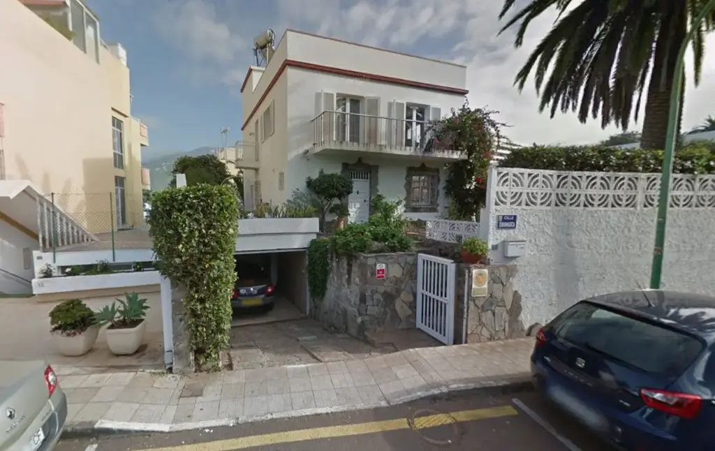 Venta de casa baja en cesión de remate situado en CL Dinamarca, 8 Es:1 Pl:01 Pt:05 Puerto de la Cruz 38400 Santa Cruz de Tenerife