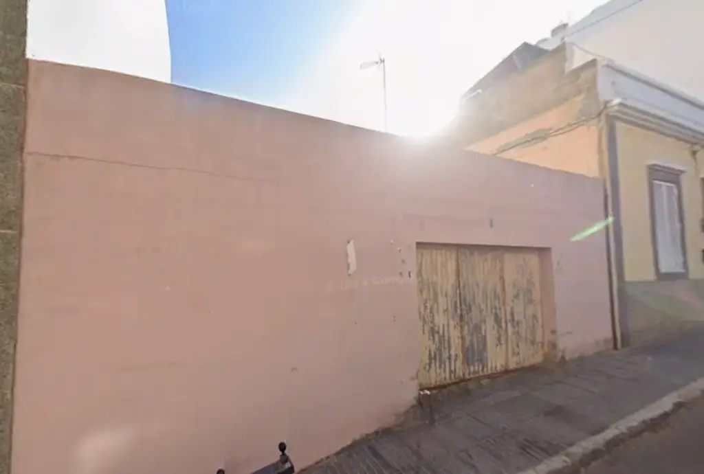 Venta de nave industrial en cesión de remate situada en CL La Guaira,1 Palmas de Gran Canaria 35010 Las Palmas