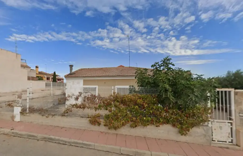 Venta de casa independiente en cesión de remate situada en CM B-La Gineta, 12 Es:D Pl:00 Pt:01 Fortuna 30629 Murcia 