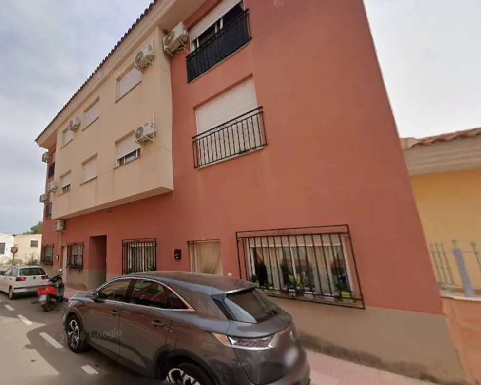Piso en venta en cesión de remate situado en CL Los Naranjos 4 Es:1 Pl:01 Pt:C Alhama de Murcia 30849 Murcia