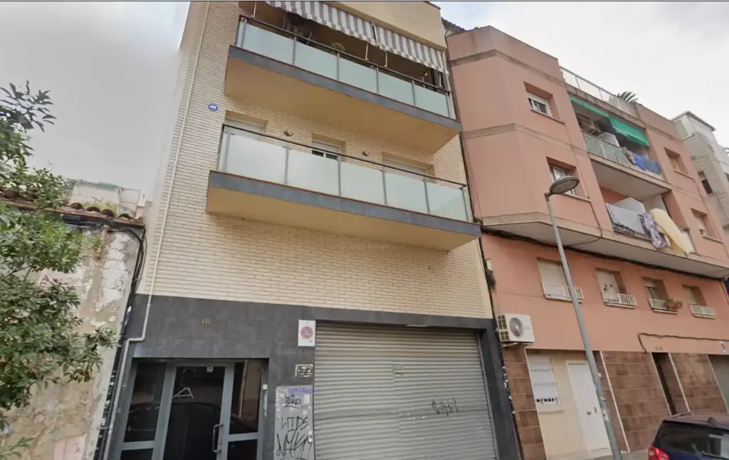 Piso en venta en cesión de remate situado en Sevilla, 60 60 Es:1 Pl:00 Pt:01Badalona 08917 Barcelona 