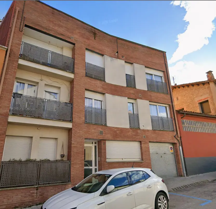 Piso en venta en cesión de remate situado en CL Joan Maragall, 2 Es:1 Pl:02 Pt:04 Tona 08151 Barcelona 