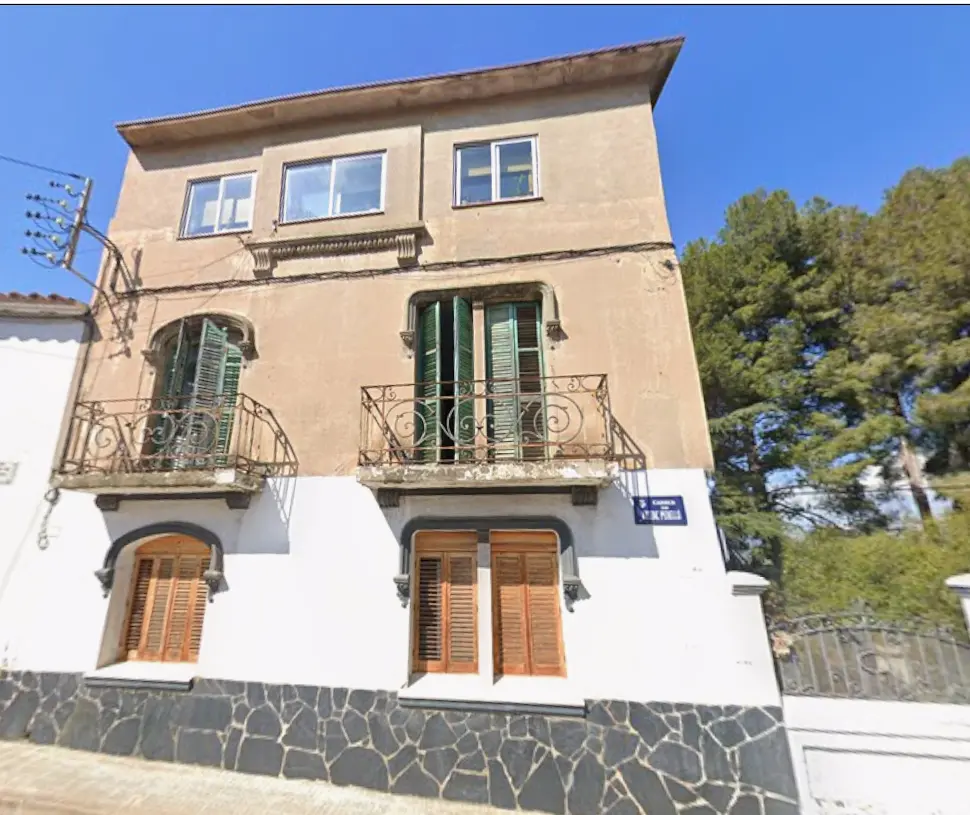 Piso en venta en cesión de remate situado en CL Vicenc Perelló, 27 Es:1 Pl:01 Pt:01 Gelida 08990 Barcelona