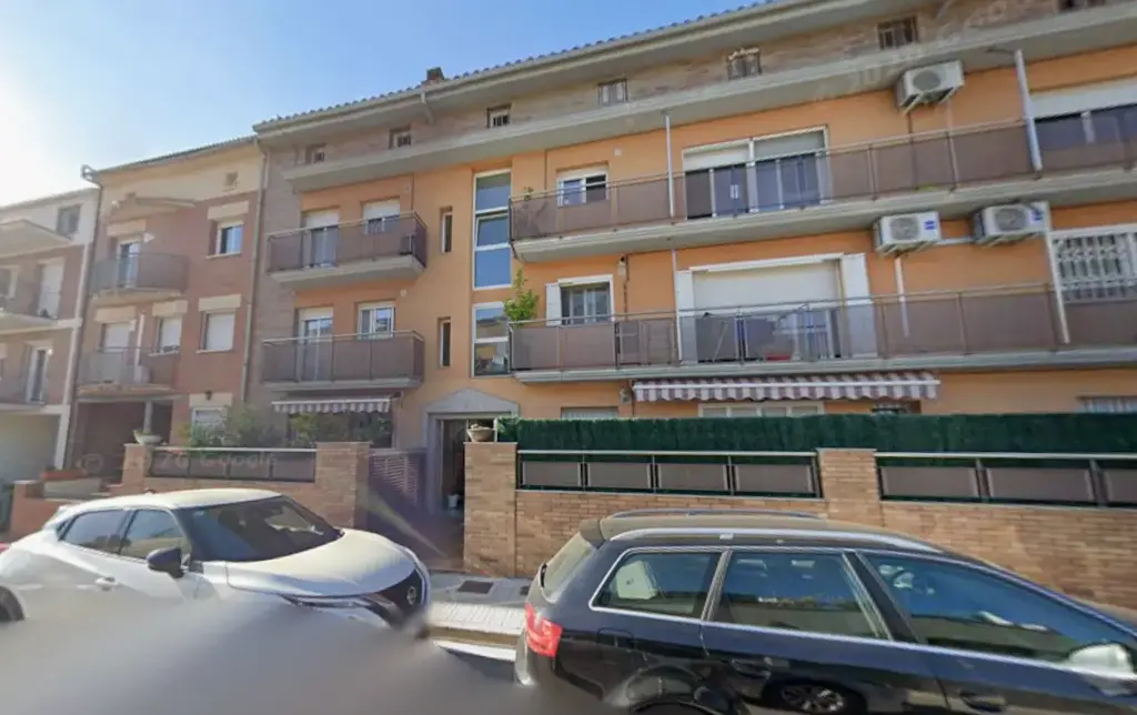 Piso en venta en cesión de remate situado en CL La Rioja, 61 Esc:1 Pl:1 Pt:01 Les Franqueses del Vallès 08521 Barcelona