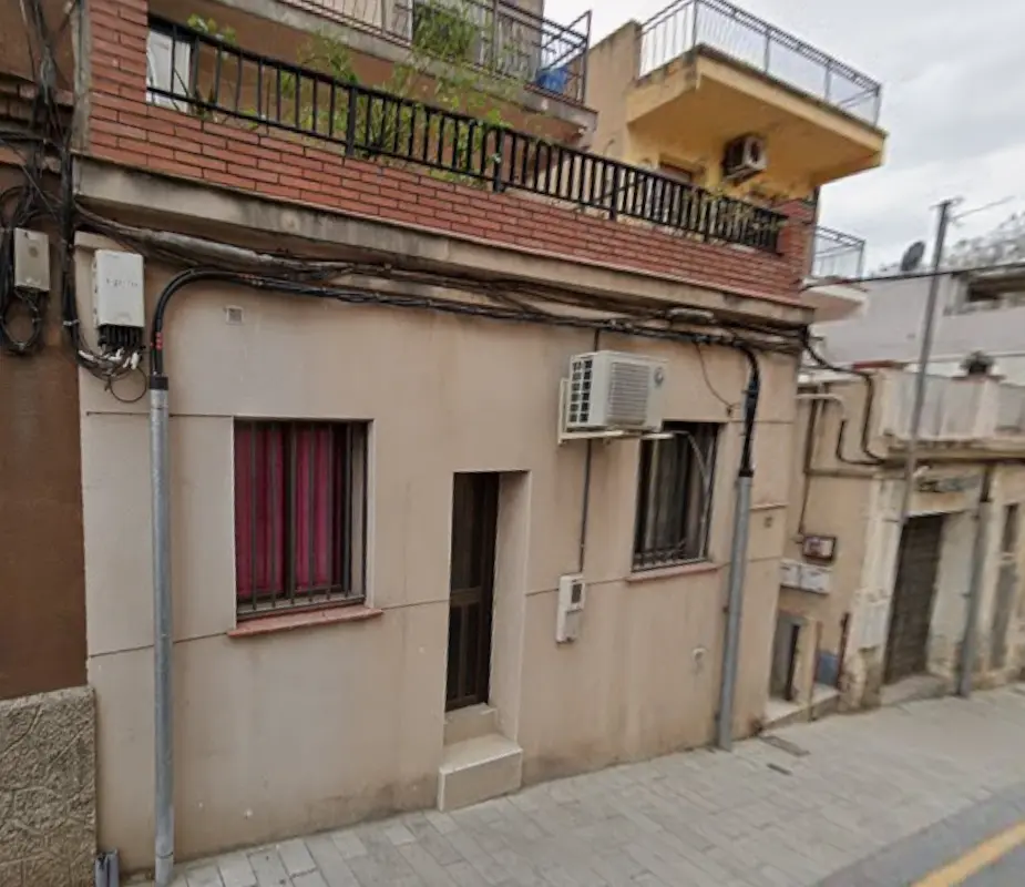Piso en venta en cesión de remate situado en CL Pont, 12 Pl:BJ Pt:01 Montcada I Reixac 08110 Barcelona 
