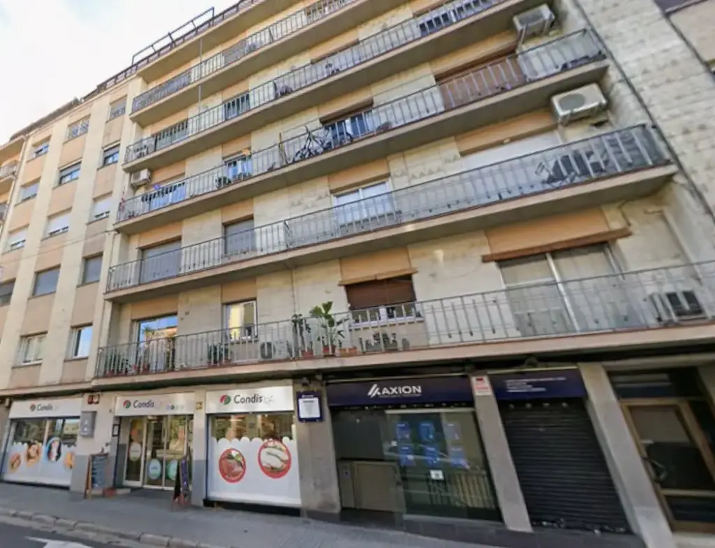 Piso en venta en cesión de remate situado en CL de Josep Aparici, 4 Esc:A Pl:5 Pt:03 Sabadell 08208 Barcelona