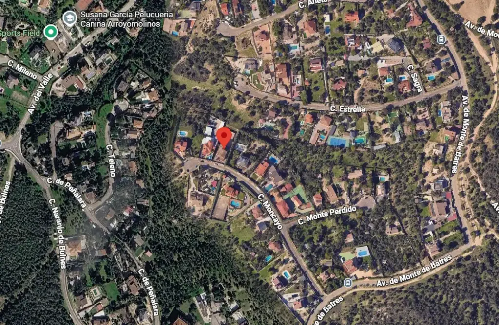 Chalet independientes en venta en cesión de remate situado en CL Moncayo, 8 Batres 28939 Madrid