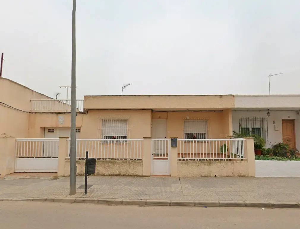 Casa adosada en venta en cesión de remate situada en CL Manuel Bobadilla, 21 Cartagena 30593 Murcia 