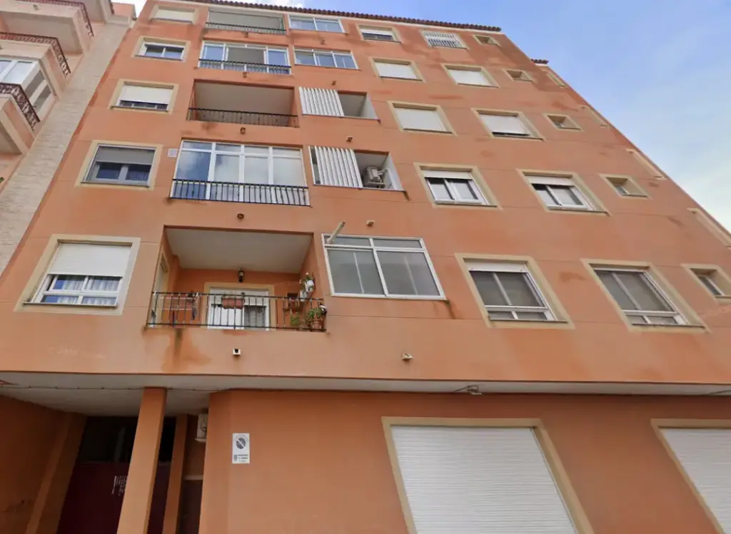 Piso en venta en cesión de remate situado en Avda. Estadio Sadrián, 8 Pl:03 Pt:E Almoradí 03160 Alicante 