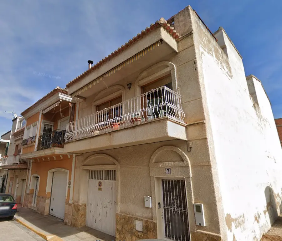 Casa adosada en venta en cesión de remate situada en CL Ausías March, 7 Benirredrà 46701 Valencia 