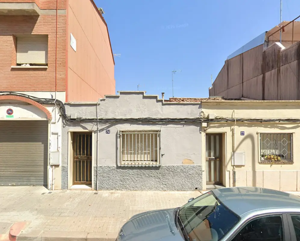 Casa baja adosada en venta en cesión de remate situada en CL Ramón Jove, 24 Sabadell 08202 Barcelona 