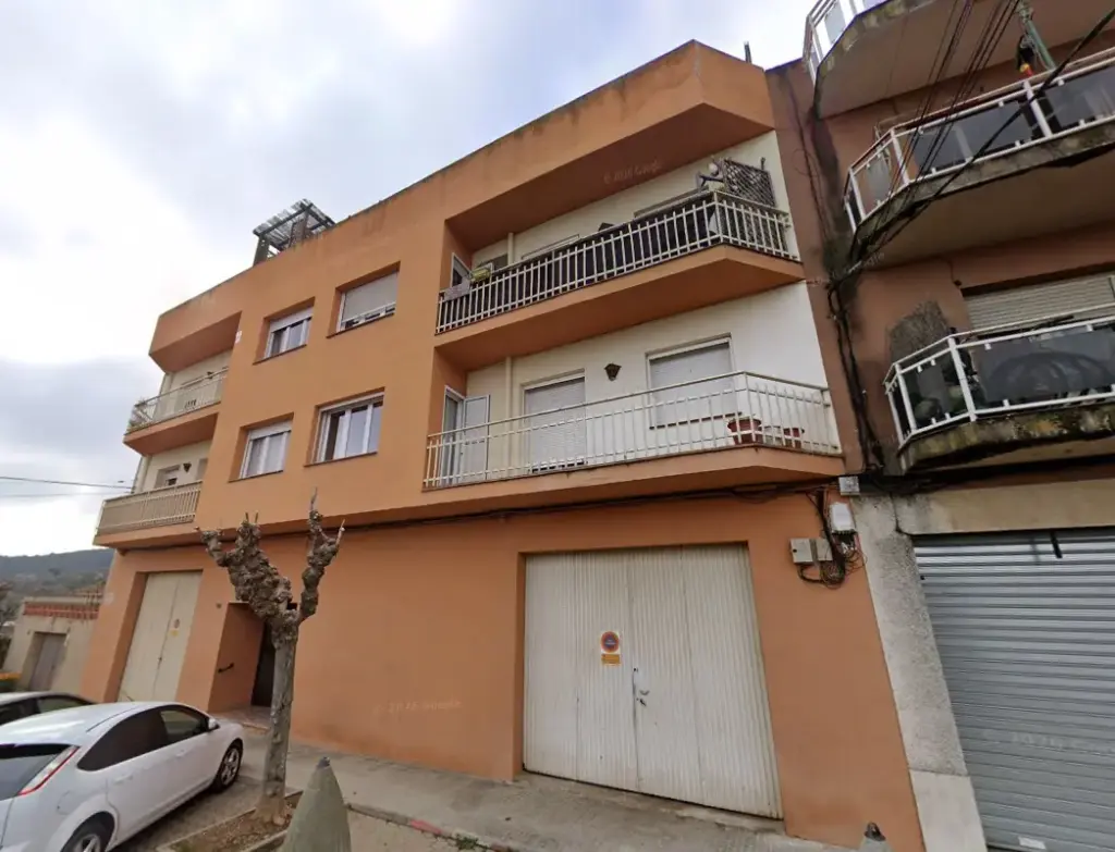 Piso en venta en cesión de remate situado en CL Barcelona, 9 Pl:01 Pt:02 Sant Martí Sarroca 08731 Barcelona 