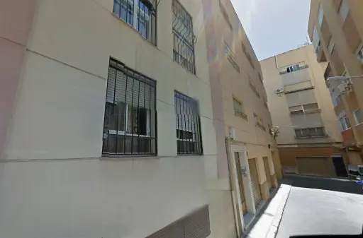 Piso en venta en cesión de remate en CL Moncada Calvache, 6 Es:E Pl:00 Pt:01 04003 Almería 