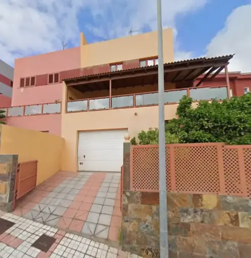 Venta de piso en cesión de remate situado en CL La Aldea, 55 Es:1 Pl:01 Pt:02 Las Palmas de Gran Canaria 35018 Las Palmas