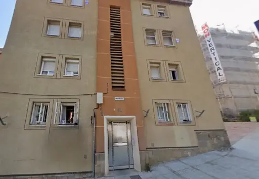 Piso en venta en cesión de remate situado en CL Aiguablava 53, Bloque 18, Pl: 3, Pta: 1 C.P.: 08042 Barcelona 