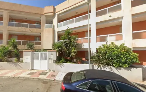 Piso en venta en cesión de remate situado en CL José María Molina, 2 Es:1 Pl:00 Pt:06 Roquetas de Mar 04720 Almería 