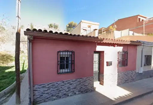 Casa baja en venta en cesión de remate situada en CL De La Garona, 12 Sabadell 08202 Barcelona