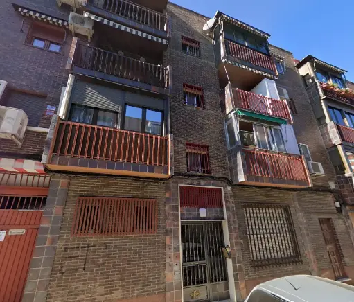 Piso en venta en cesión de remate situado en CL Vilaveza, 4 Es:1 Pl:03 Pt:B 28021 Madrid 